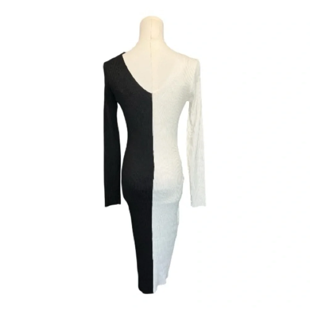 🆕 🖤🤍 NWT ALMOST FAMOUS Black & White Colorblock Ribbed Sweater Dress | Sz Jr M - Picture 5 of 8
